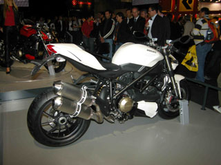 ducati streetfighter 2