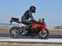 fond d'�cran Honda CBR600RR C-ABS