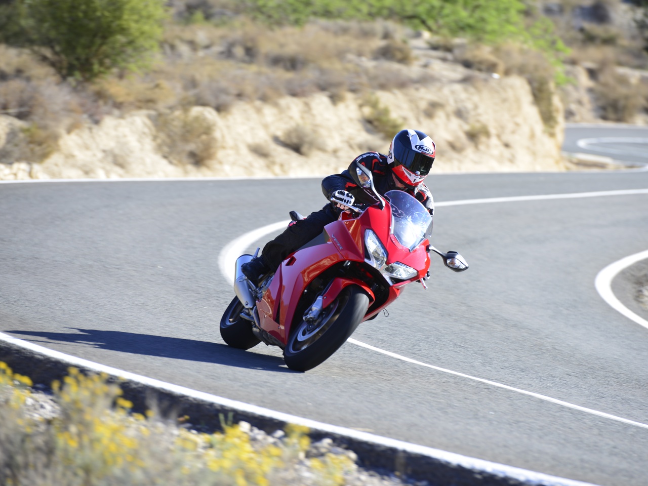 fond d'ecran 800 vfr