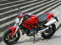 photo Ducati Monster 696+