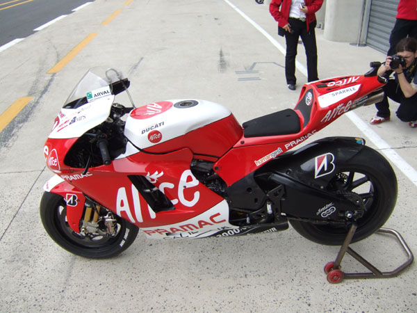 sylvain guintoli ducati 50 1