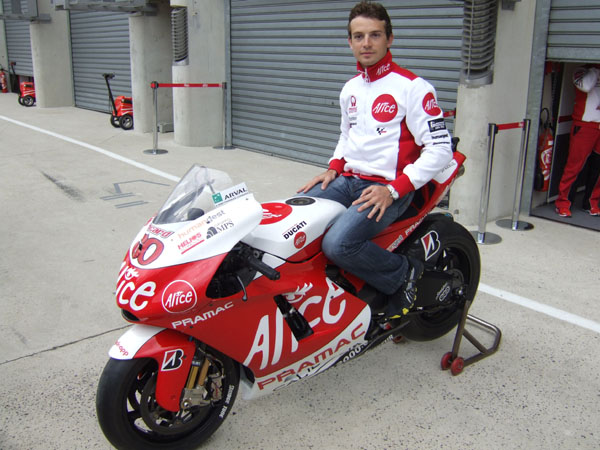 sylvain guintoli ducati