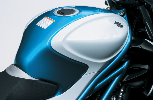 suzuki sfv gladius 2009 fueltank suzuki sfv gladius 2009 fueltank