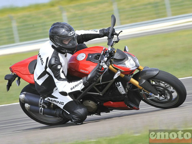 ducati streetfighters ferte gaucher ducati streetfighters ferte gaucher