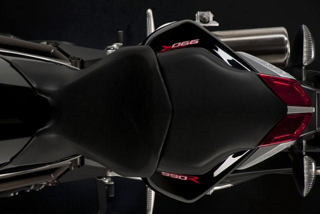 mv agusta brutale 900r selle
