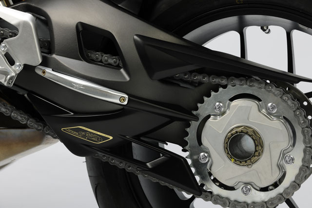 mv agusta brutale 1090rr bras oscillant