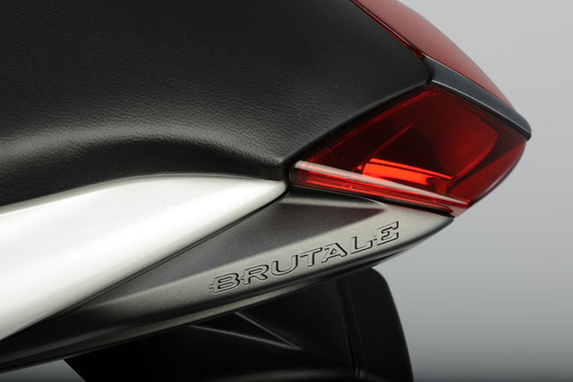 mv agusta brutale 1090rr feu arriere