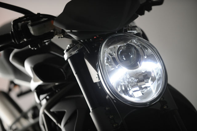mv agusta brutale 1090rr phare