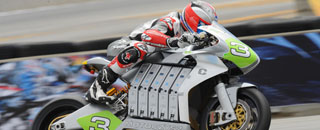 Michael Czysz, le premier vainqueur e-Power aux US