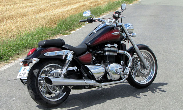 triumph thunderbird 1700 phantom red haze triumph thunderbird 1700 phantom red haze