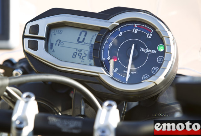 http://www.emoto.com/img/news/201011/6805/triumph-tiger-800-compteur.jpg