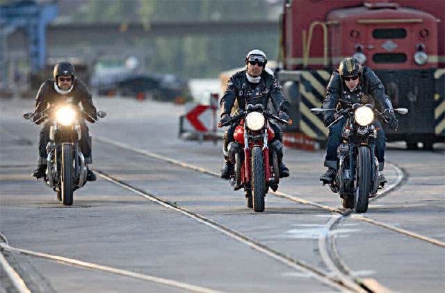 calendrier metzeler 2011 cafe racer