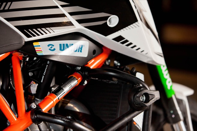 ktm duke 690 stunt crash cage