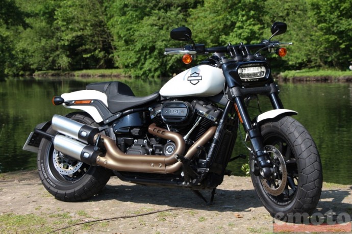 la harley davidson fat bob devient un softail la harley davidson fat bob devient un softail