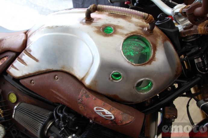 le reservoir de la r ninet cote mr hyde avec la potion qui transforme le dr jekill le reservoir de la r ninet cote mr hyde avec la potion qui transforme le dr jekill