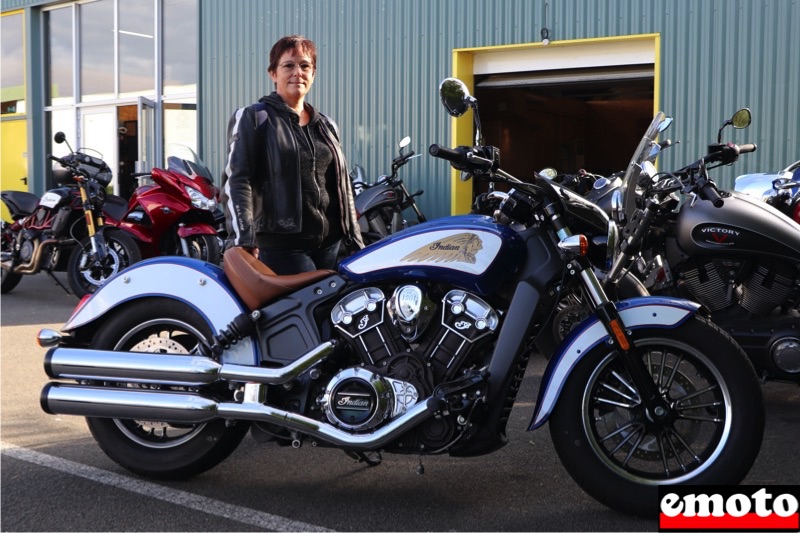 Cathy avec son Indian Scout chez Indian Angers, cathy et son indian scout chez indian angers