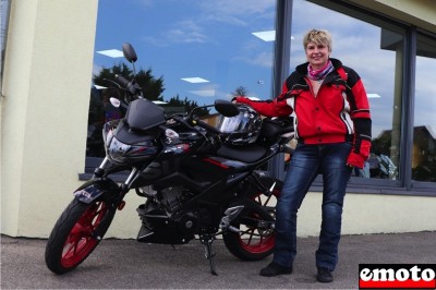 Nathalie et sa Suzuki 125 GSXS à Motos Dario Horbourg-Wihr