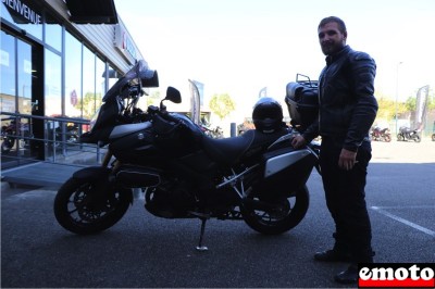 David et sa Suzuki V Strom 1000 chez Runaway Bikes Toulouse