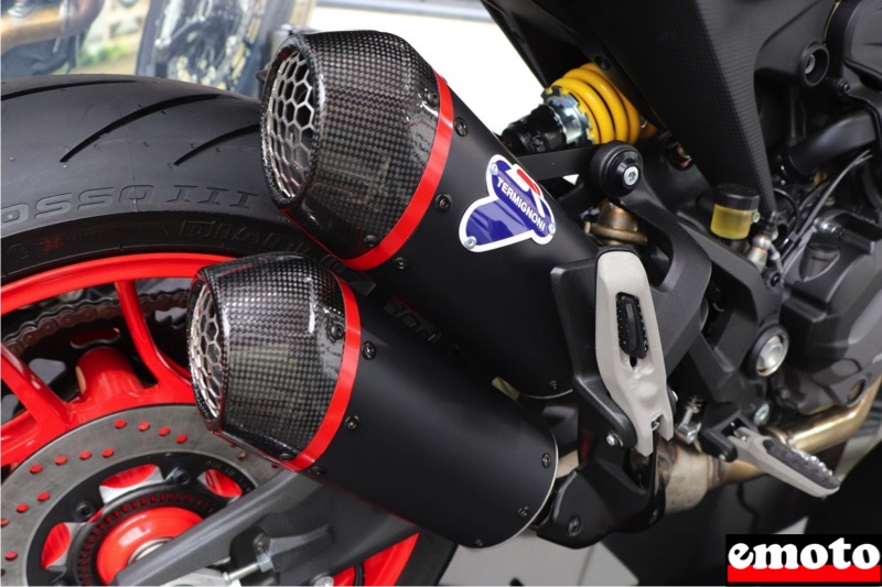 Ducati Monster : petits accessoires pour la personnaliser, double sortie de silencieux termignoni pour la monster 2021