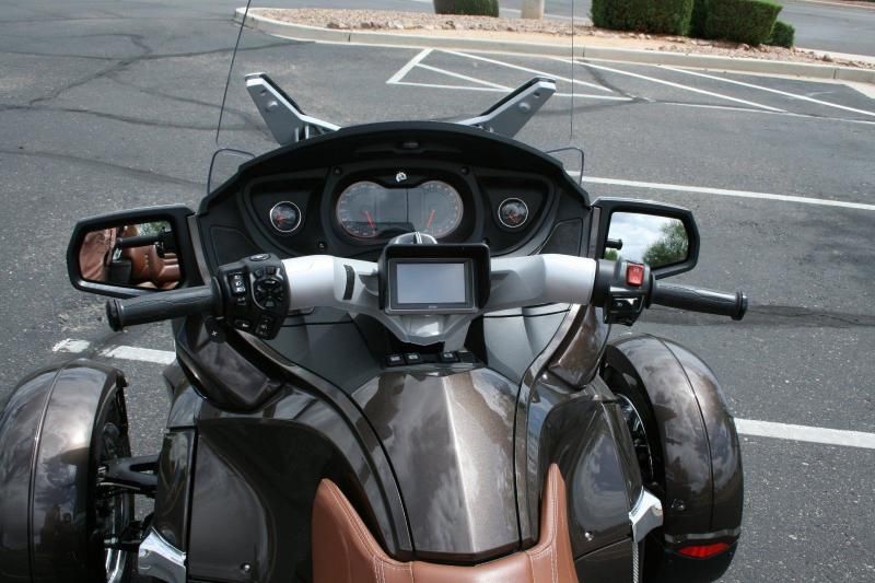 Can-Am Spyder RT Limited 2012 2/3