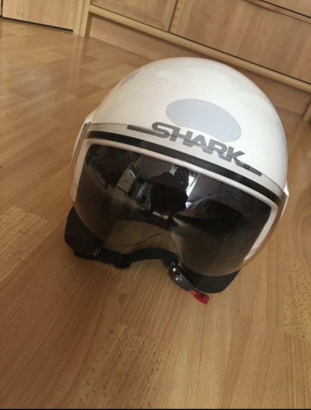 Casque de moto SHARK 1/4