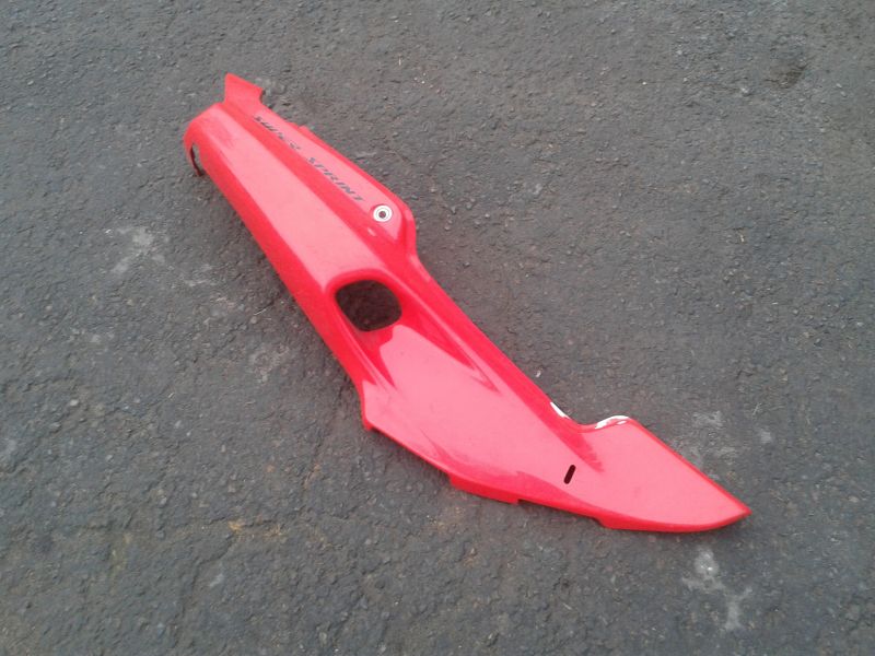 Cache latéral droit honda 125 nsr 1993 3/3