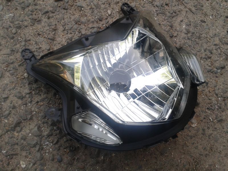Phare suzuki 750 gsxs 2021 1/3