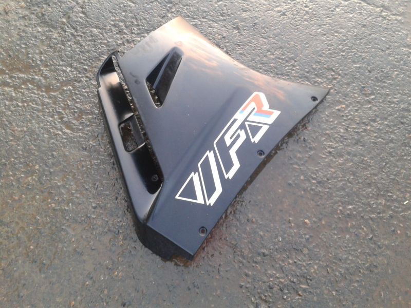 Flanc carénage droit honda750 vfr 1990 3/3