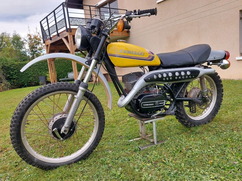 Rare Kawasaki 250 F11 1973 à restaure 1/5