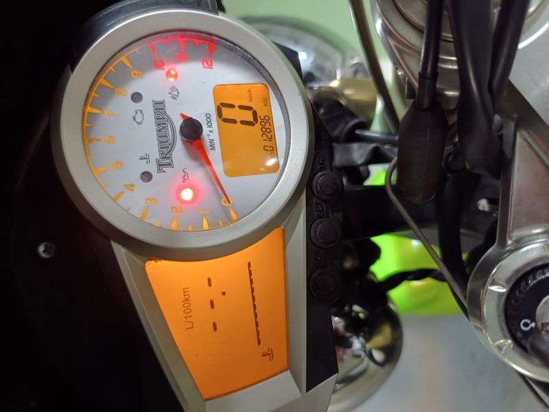 Triumph Speed Triple 1050 - 2007 - 13000 Km - CT v 3/3