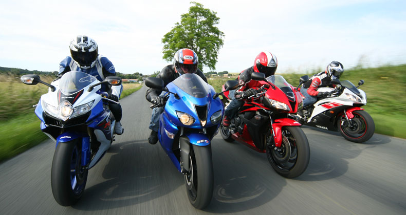 comparo cbr600rr gsxr600 r6 zx6r action comparo cbr600rr gsxr600 r6 zx6r action