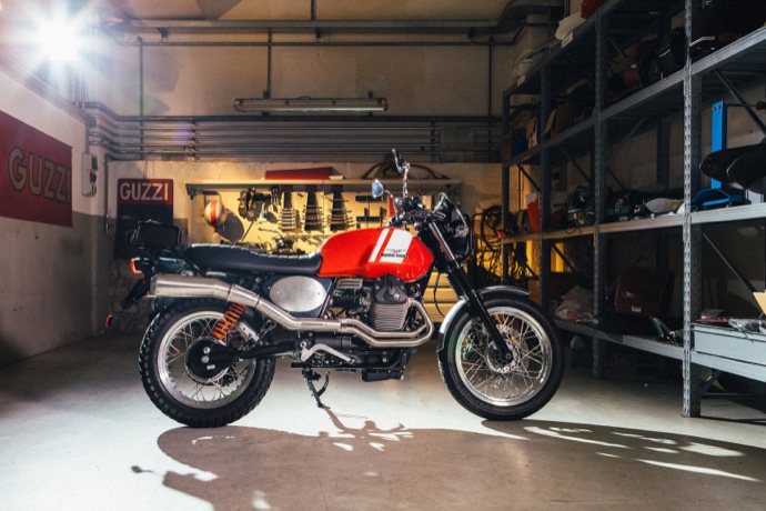 moto guzzi v7 ii scrambler sur une base de special