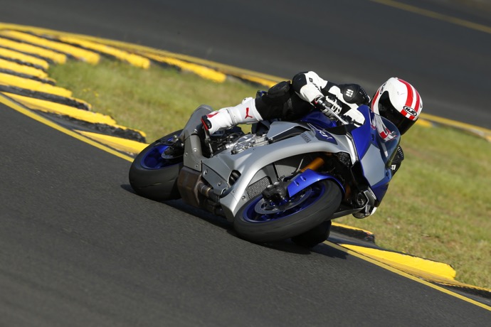 yamaha r1 modele 2015 en essai a eastern creek en australie