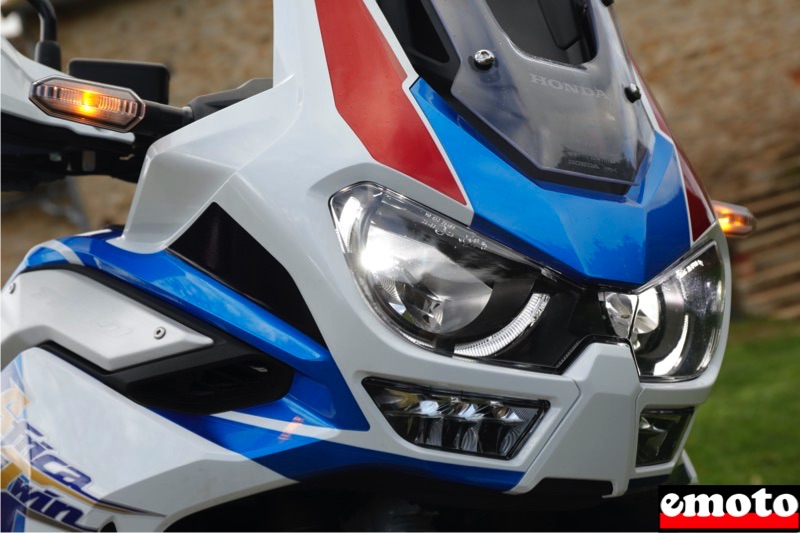 eclairage en courbe que sur l africa twin 1100 adventure sports