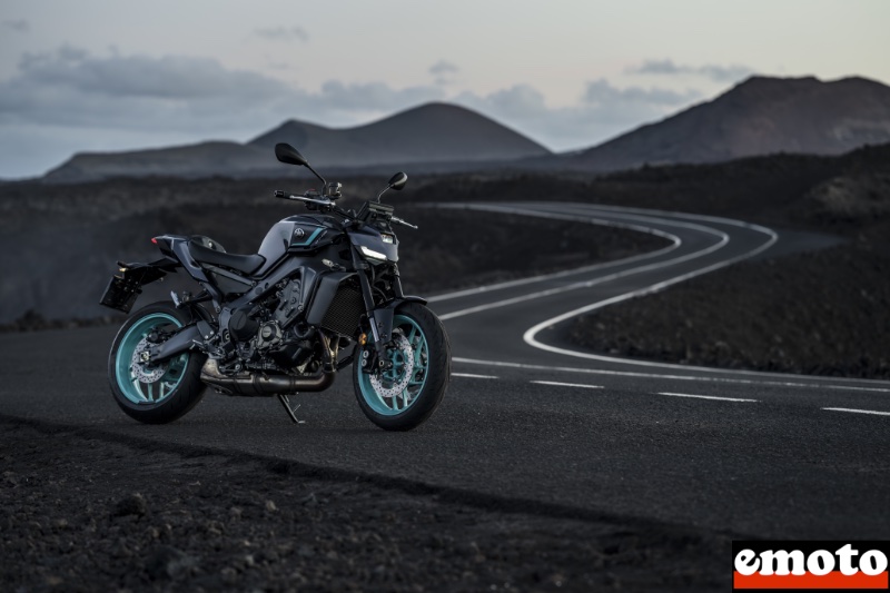 le dessin de la yamaha mt09 2024 se veut plus agressif