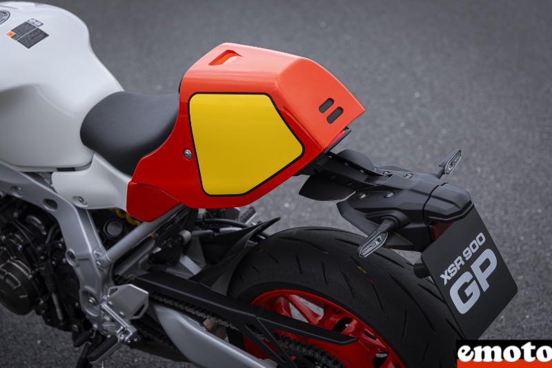 coque arriere amovible pour un passager