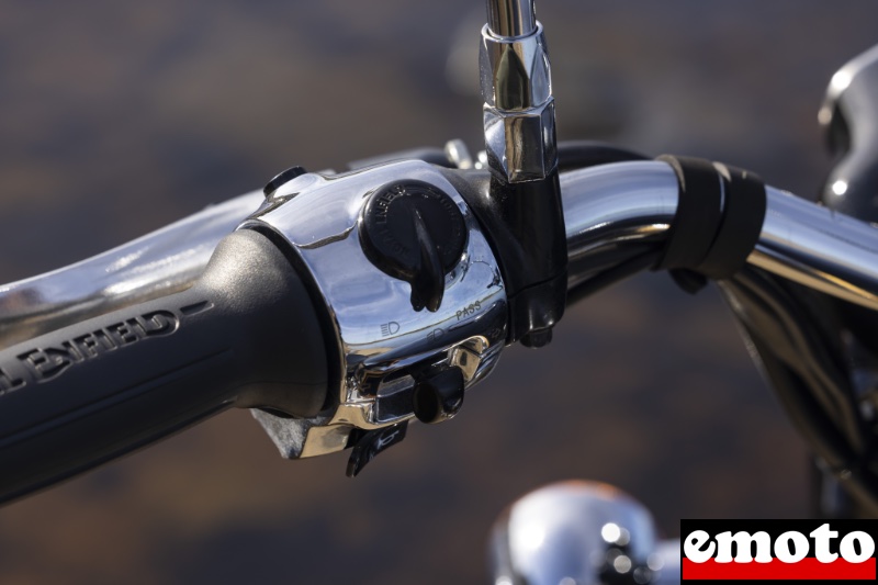 commodo a l ancienne pour la royal enfield classic