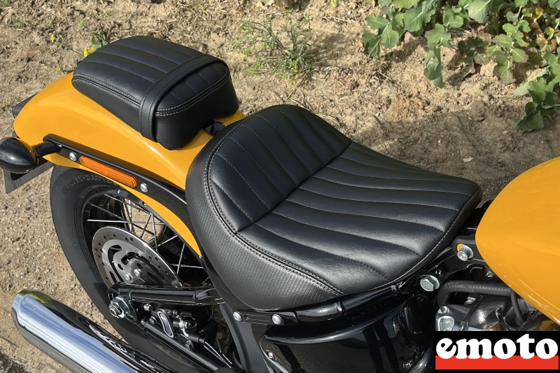 large selle mais peu epaisse