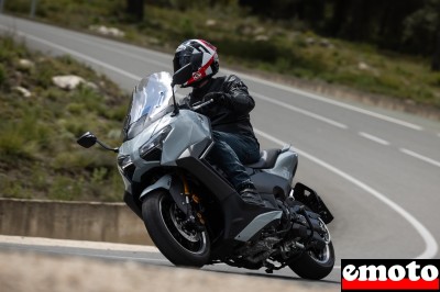 Yamaha T-Max 2025