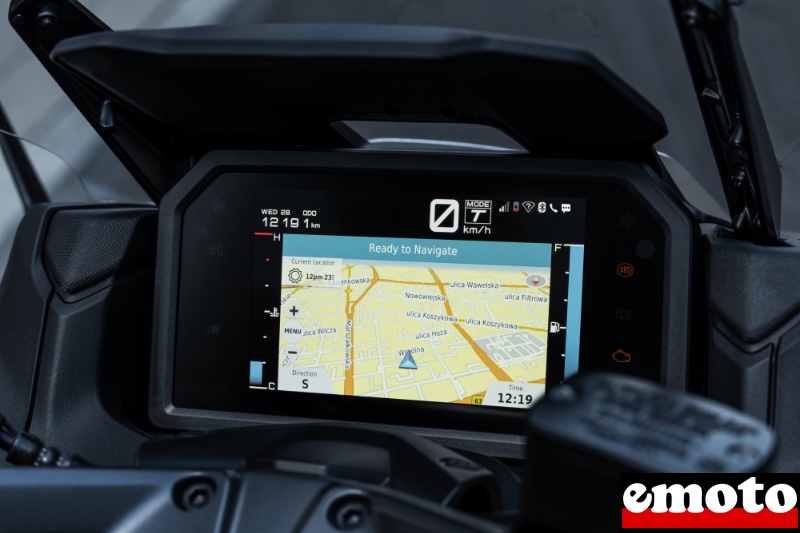 navigation sur le grand ecran avec 2 applications yamaha et garmin