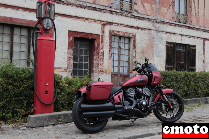 les valises lui donnent un tout autre style en plus d etre pratiques