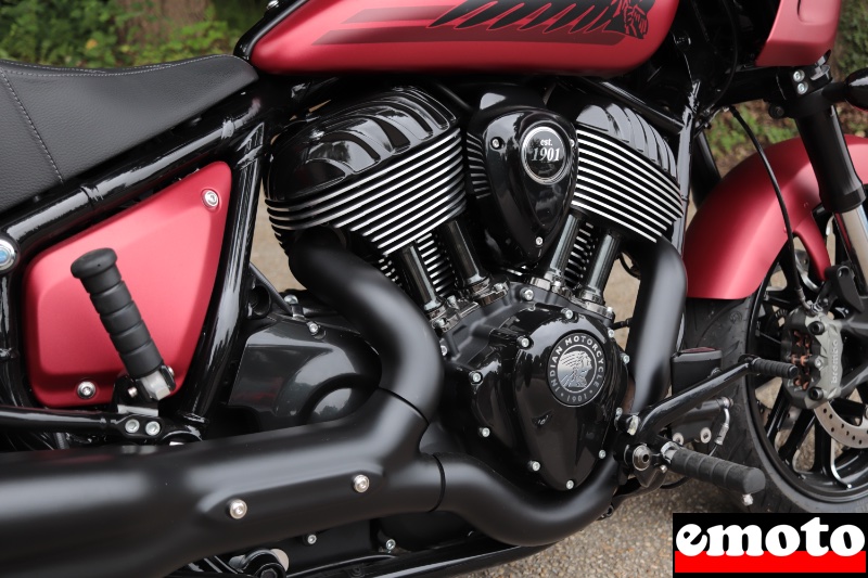 moteur v twin 116 ci avec 156 nm de couple a 3300 tr min ca tracte