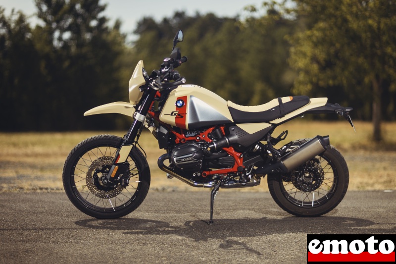 la r 12 gs reprend les lignes et quasiment les dimensions de la r 80 gs de 1980