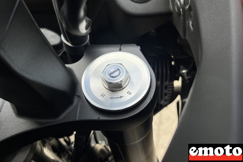 nouvelle fourche inversee de 41 mm de serie