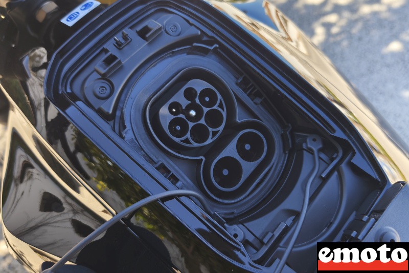 prise de recharge rapide ccs2 type 2