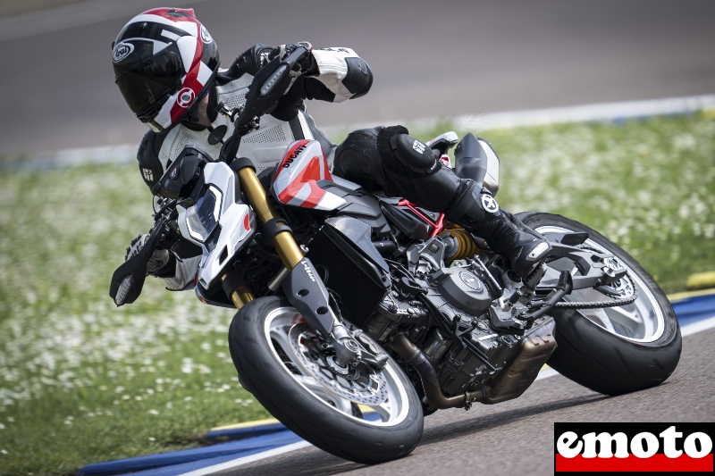 Essai Ducati Hypermotard V2, essai ducati hypermotard v2 sp