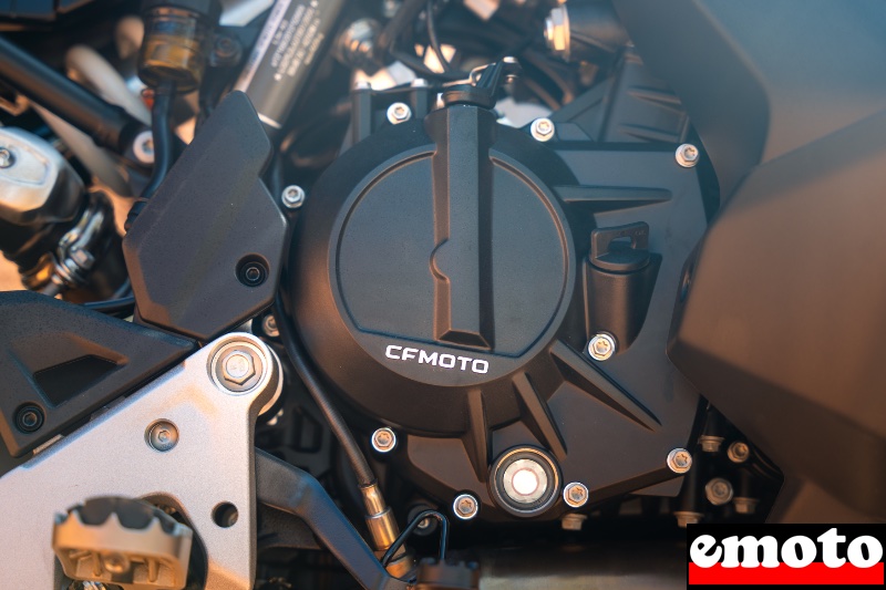 moteur identique a celui des ktm 990 c est la meme usine