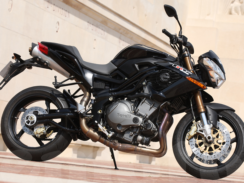 Essai Benelli TNT 899