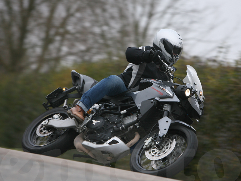 Essai Moto-Morini Granpasso 2009 par Guillaume Mongin Essai Moto-Morini Granpasso 2009 par Guillaume Mongin