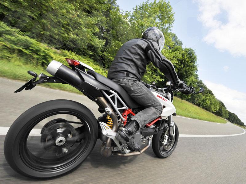 Essai Ducati Hypermotard 1100